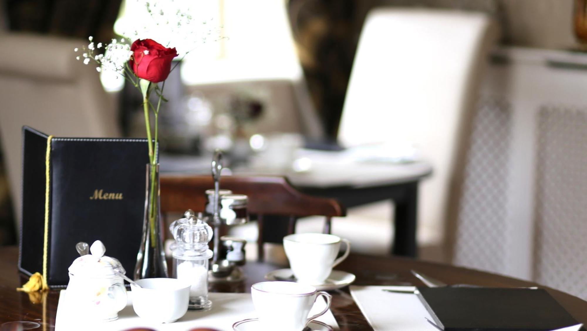 Afon Rhaiadr Country House 돌겔라우 외부 사진