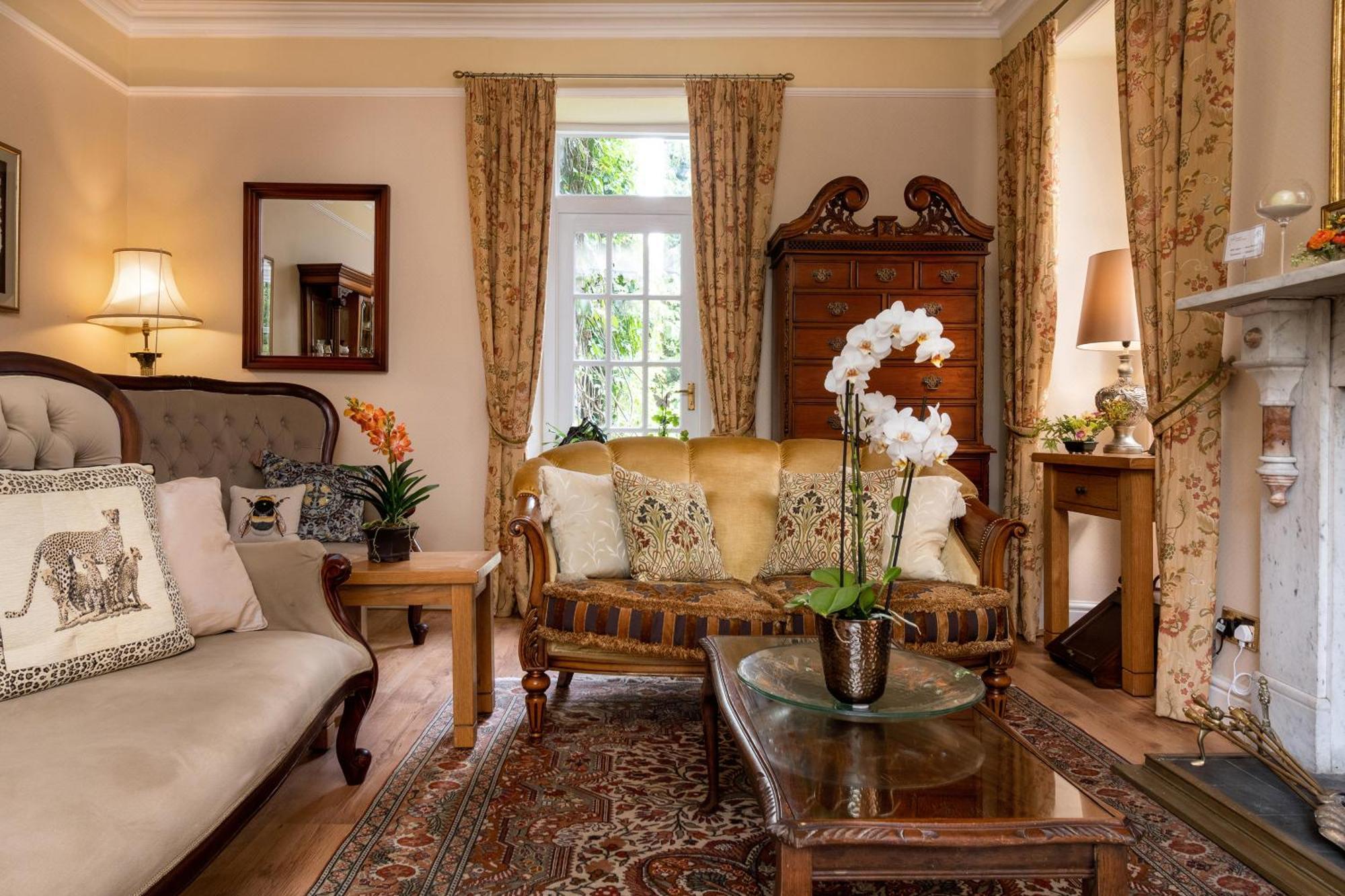 Afon Rhaiadr Country House 돌겔라우 외부 사진