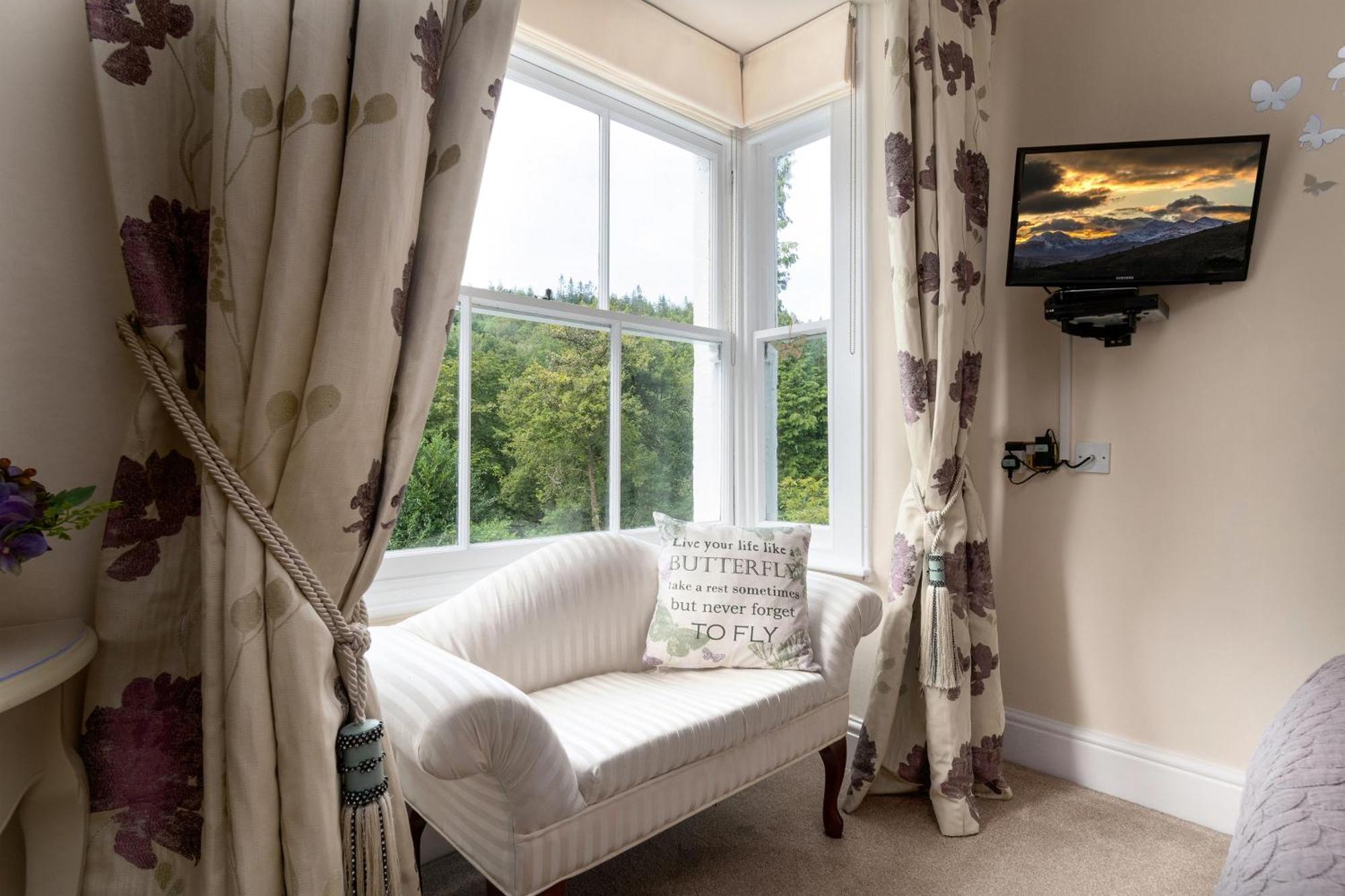 Afon Rhaiadr Country House 돌겔라우 외부 사진