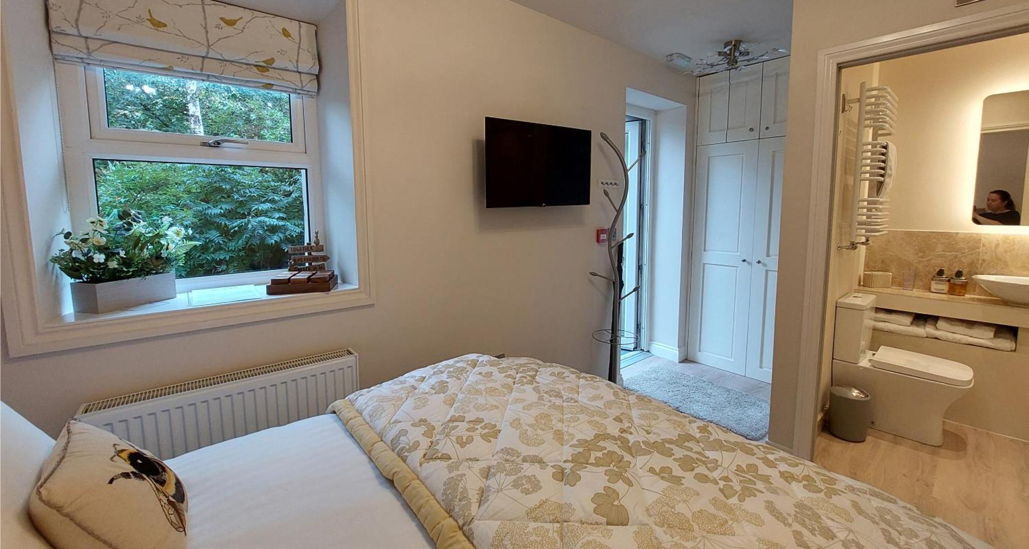 Afon Rhaiadr Country House 돌겔라우 외부 사진