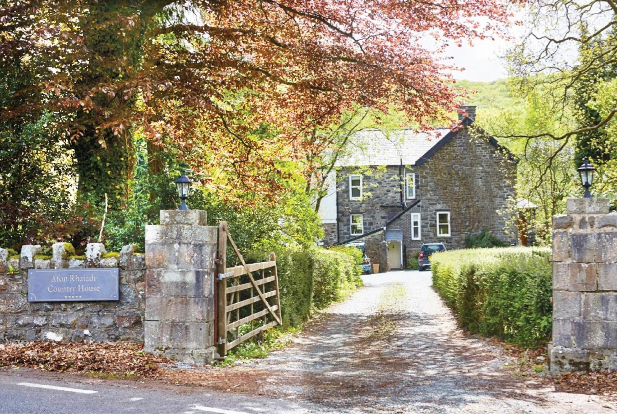 Afon Rhaiadr Country House 돌겔라우 외부 사진