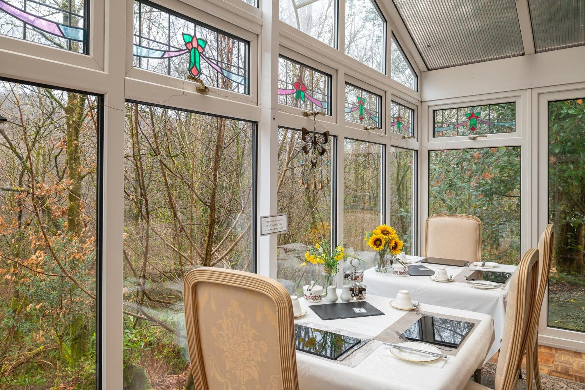 Afon Rhaiadr Country House 돌겔라우 외부 사진