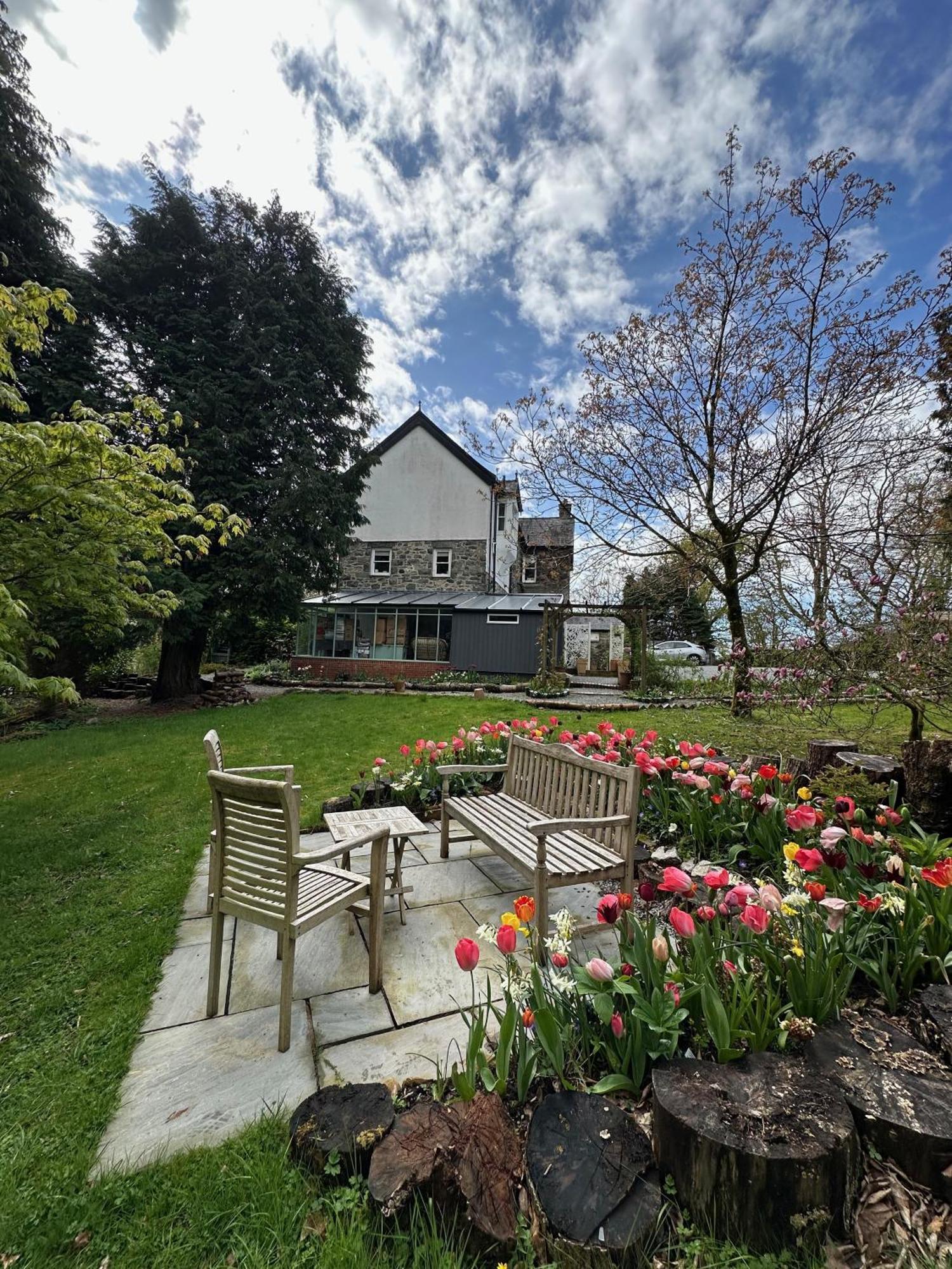 Afon Rhaiadr Country House 돌겔라우 외부 사진